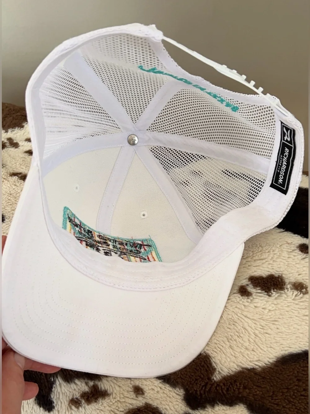 N/A white mesh